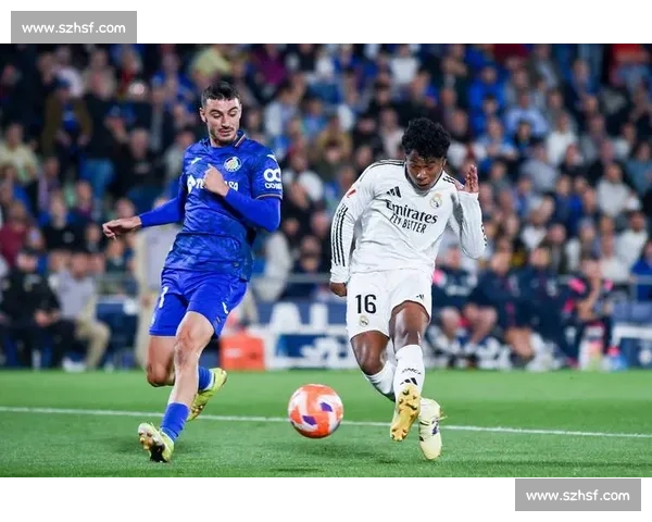 德甲与英超联赛风格差异探讨:竞技水平、战术体系与球迷文化的对比分析 德甲与英超联赛风格差异探讨:竞技水平、战术体系与球迷文化的对比分析